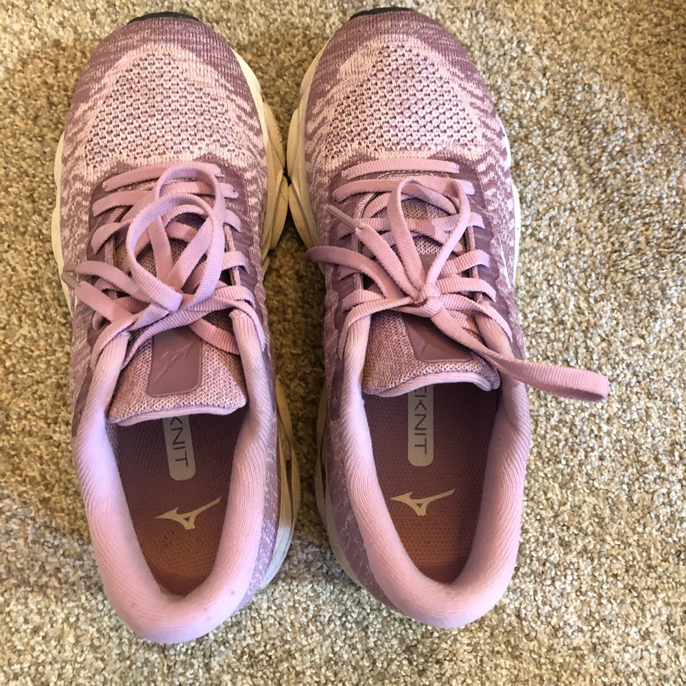 Mizuno Waveknit running sneakers